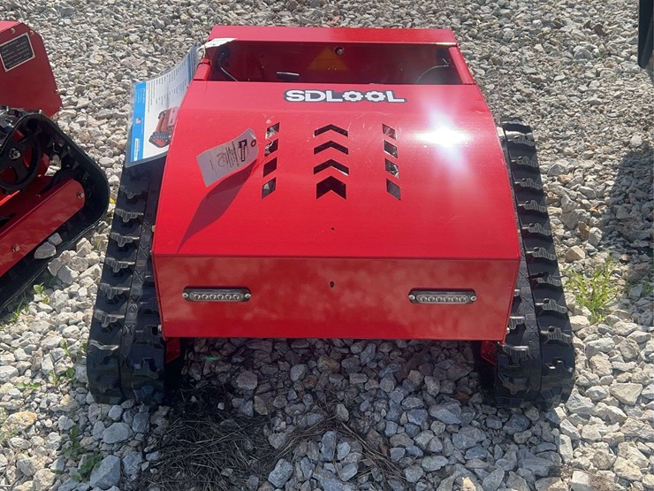 sdlool-sl800-remote-control-crawler-lawn-mower-image-1