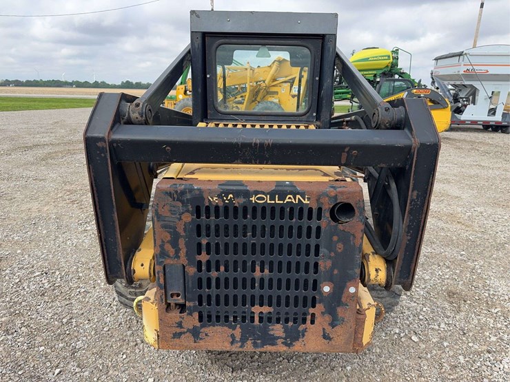new-holland-lx865-image-6