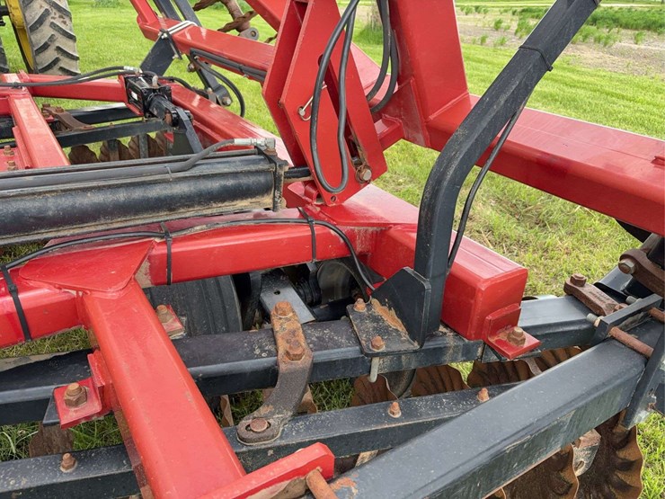 case-ih-330-image-31