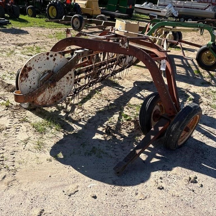 International Roll Bar Rake