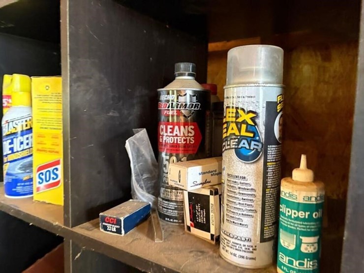 shelf-&-contents.-tarps,-baskets,-etc-image-9