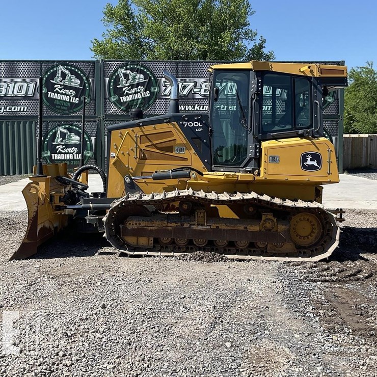 2022 DEERE 700L LGP
