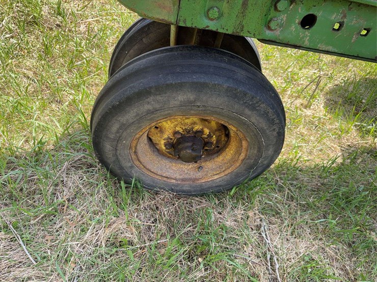 john-deere-3020-image-10