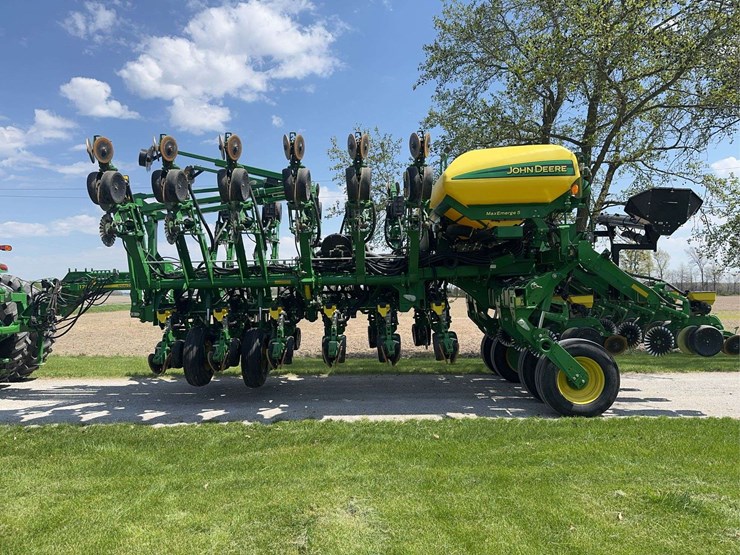 2019-john-deere-1795-image-3