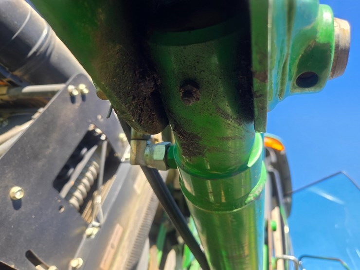2010-john-deere-6115d-image-81
