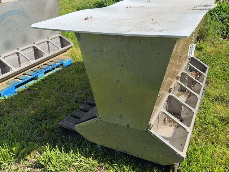 ss-hog-feeder,-66''-image-5
