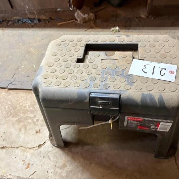 Rubbermaid Toolbox & misc tools