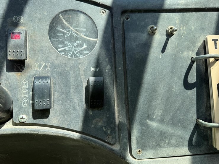 caterpillar-tl943-image-23