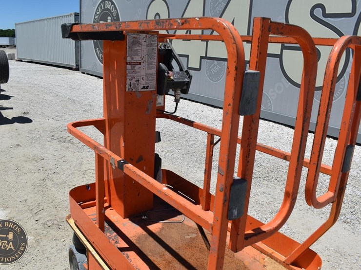 jlg-1230es-image-9