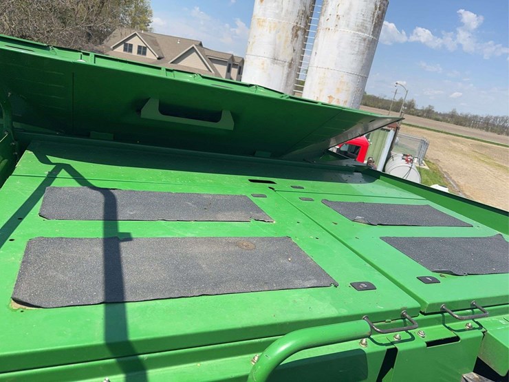 2006-john-deere-9660-sts-image-88