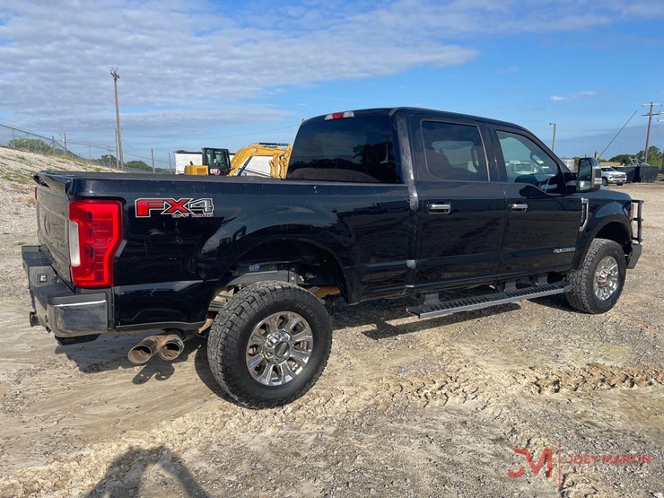 2019-ford-f250-xlt-image-3