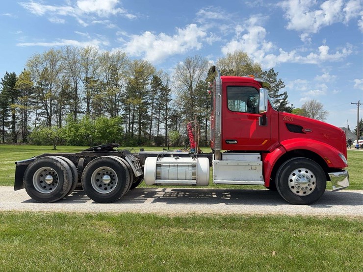 peterbilt-579-image-4