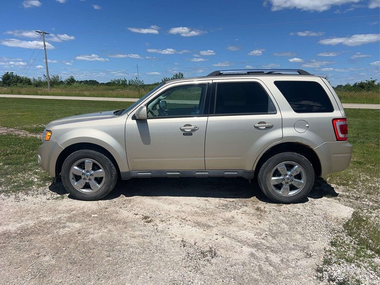 2012-ford-escape-image-2