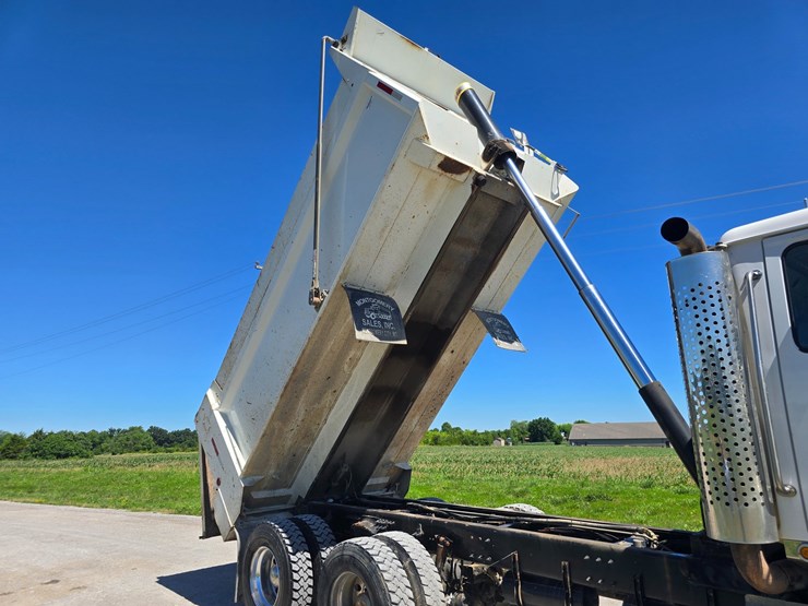 2020-western-star-4900-image-42