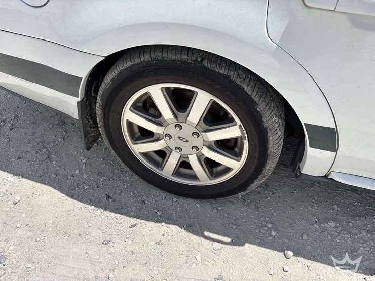 2008-ford-taurus-sedan-image-28