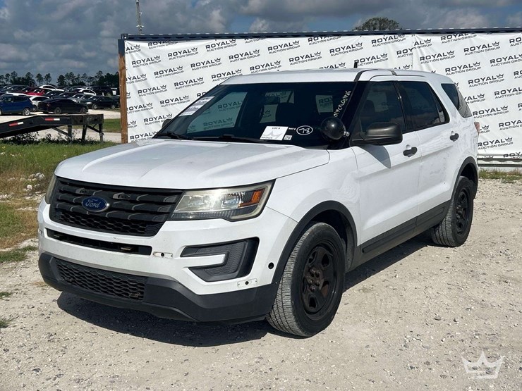 2016-ford-explorer-image-1