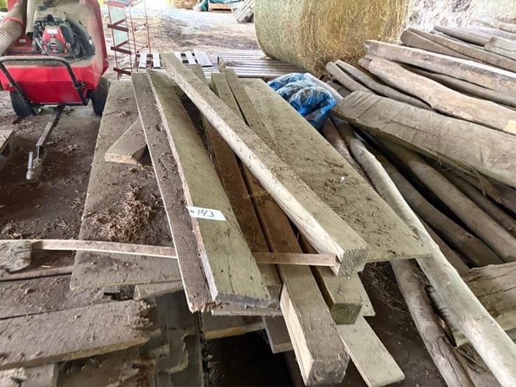 rough-sawed-lumber-image-1