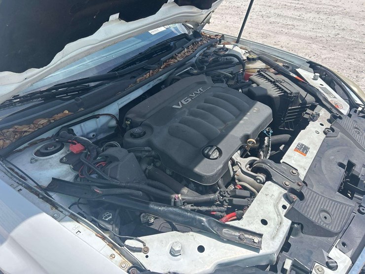 2013-chevrolet-impala-sedan-image-9