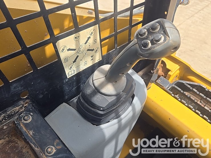 2011-caterpillar-257b3-image-42