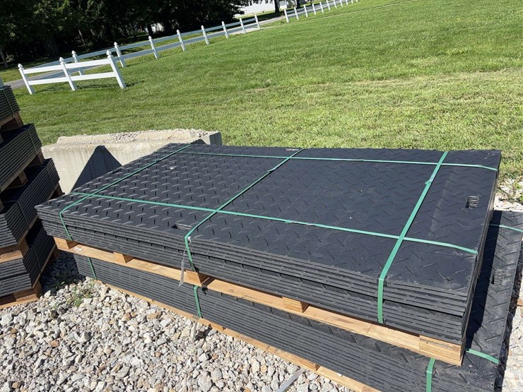 heavy-duty-composite-ground-protection-mats-image-1