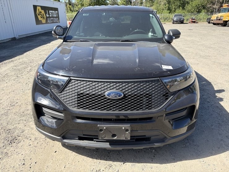 2020-ford-explorer-image-8