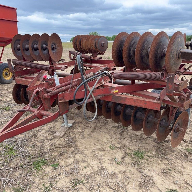 INTERNATIONAL 470