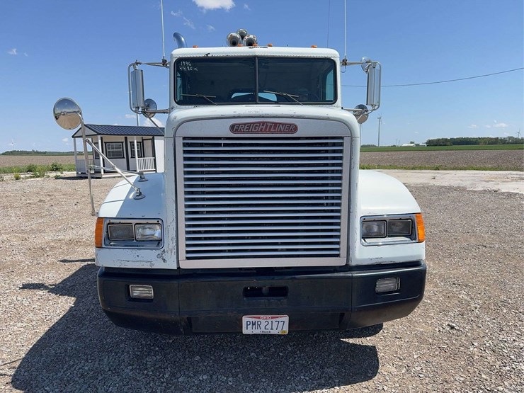 1996-fld-120-freightliner-day-cab-semi-image-7