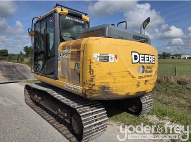2018-deere-130g-image-2