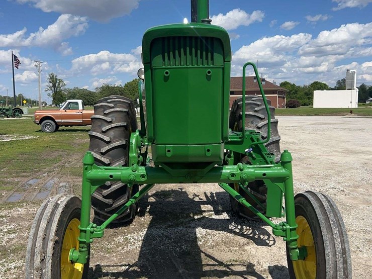 john-deere-4010-image-8