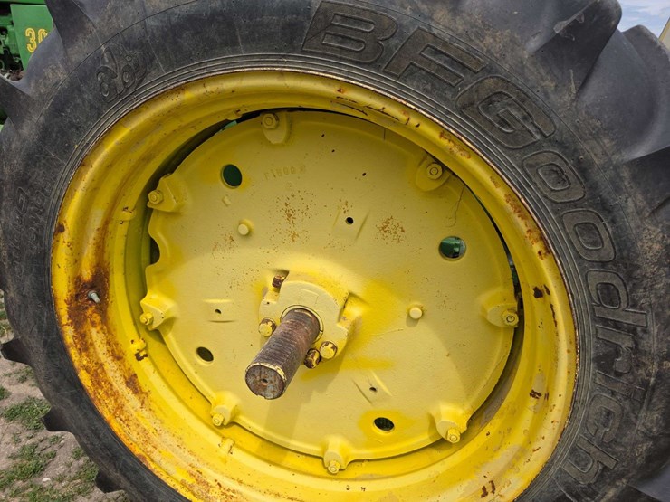 john-deere-3010-image-10