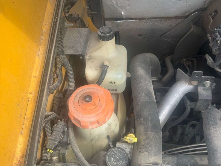 deere-318g-image-28