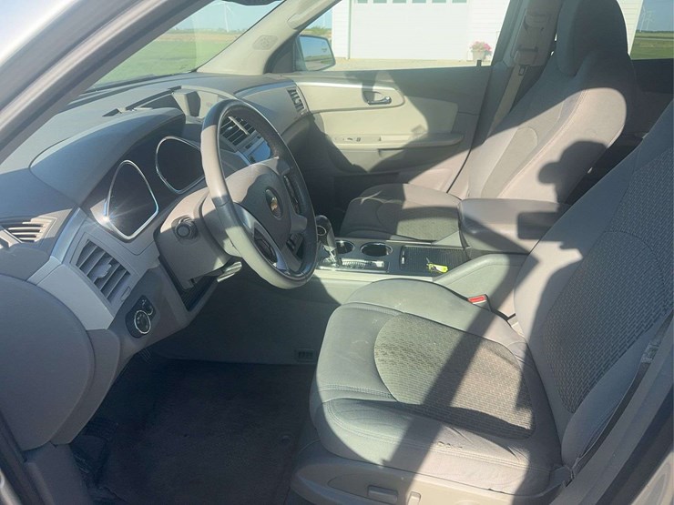 2012-chevrolet-traverse-image-46