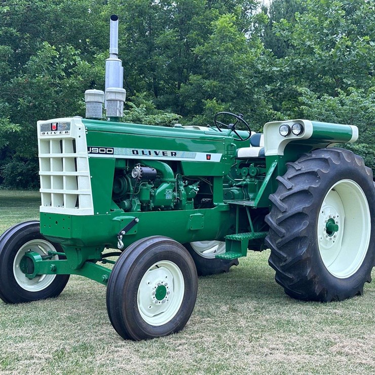 1960 OLIVER 1900