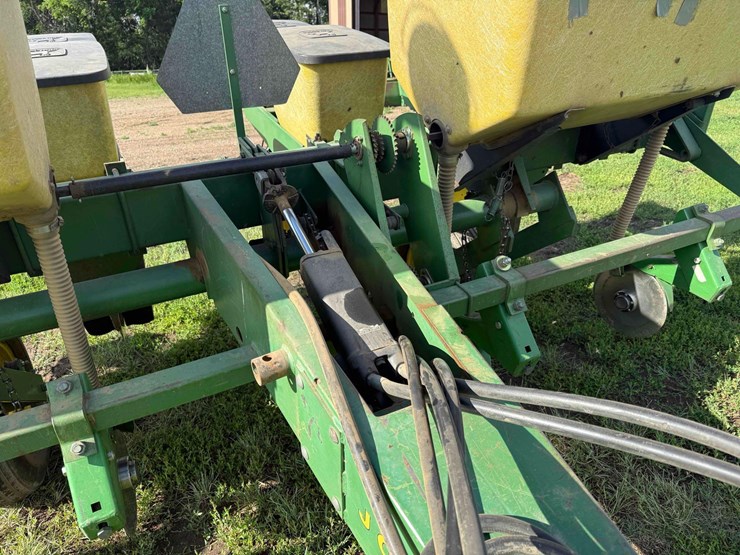 john-deere-7000-image-10