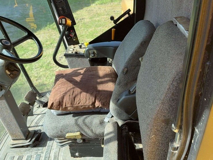 2002-new-holland-tr89-image-16