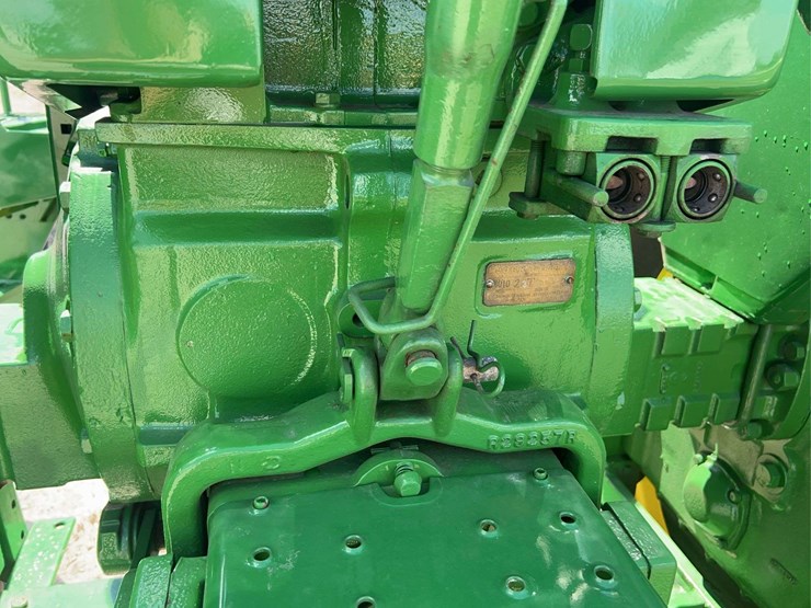 john-deere-4010-image-52