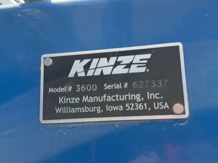 2013-kinze-3600-image-15