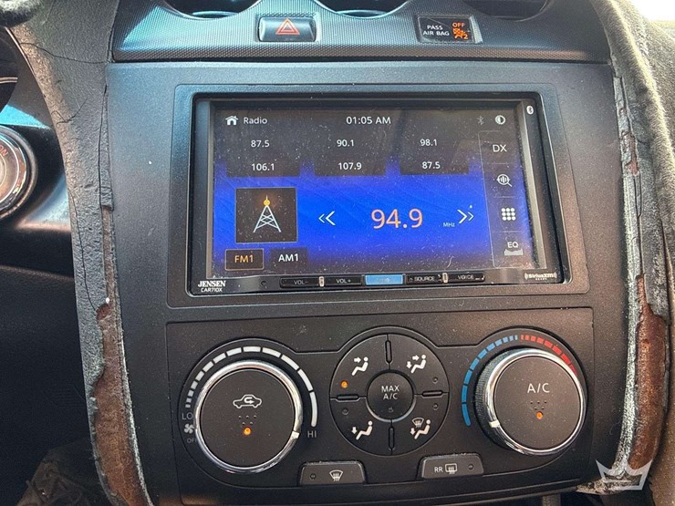 2012-nissan-altima-sedan-image-18