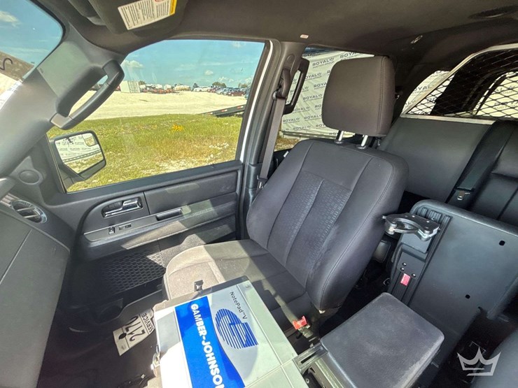 2016-ford-expedition-xlt-image-19