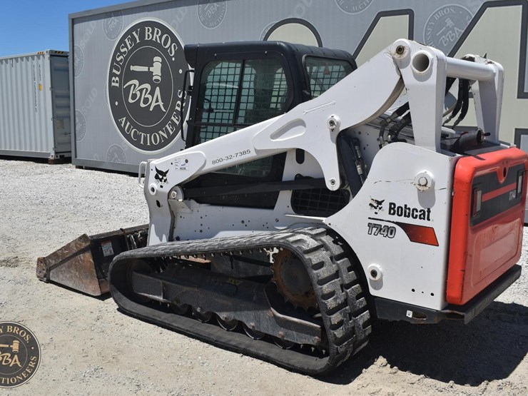 2022-bobcat-t740-image-3
