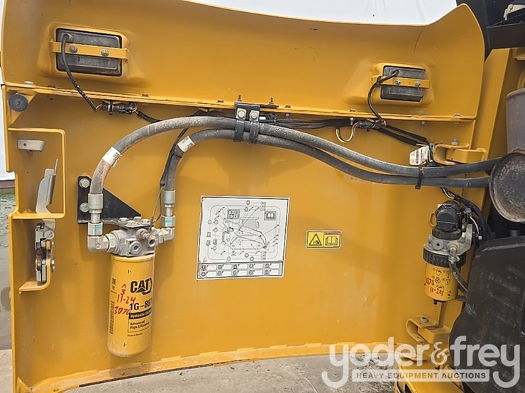 2011-caterpillar-257b3-image-31