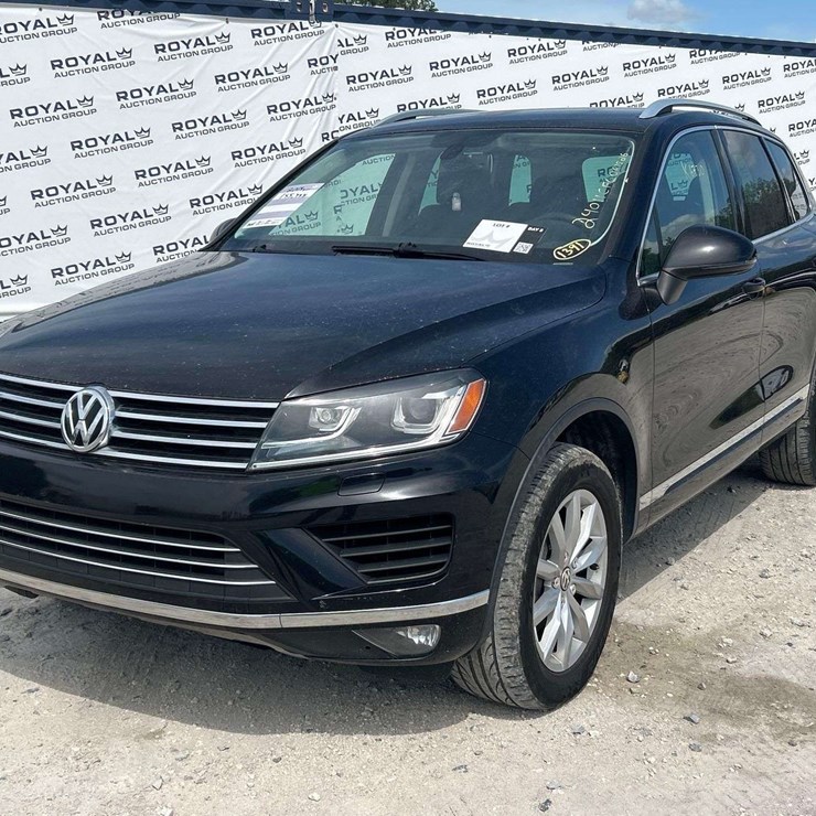 2015 Volkswagon Touareg AWD SUV