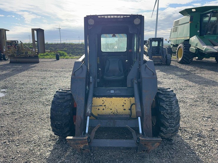 new-holland-ls180-image-2