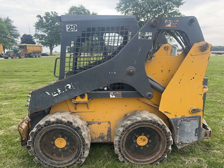 deere-318g-image-32