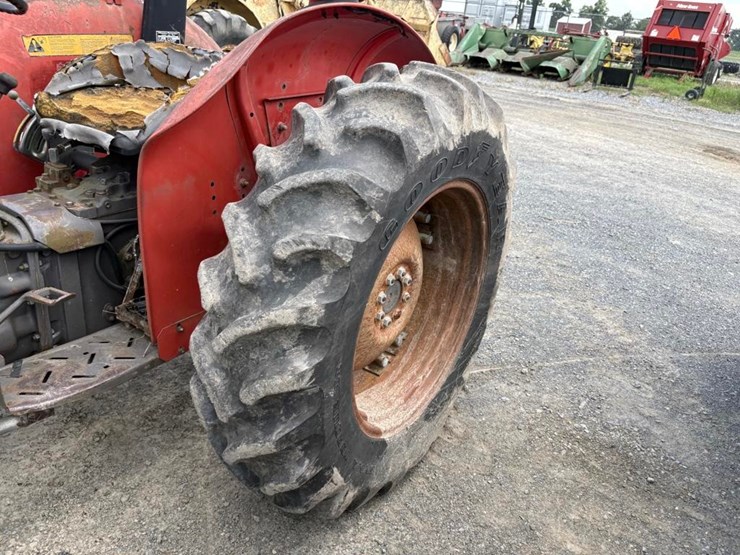 massey-ferguson-240-image-24
