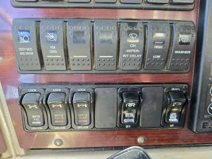 2018-western-star-4700-image-98