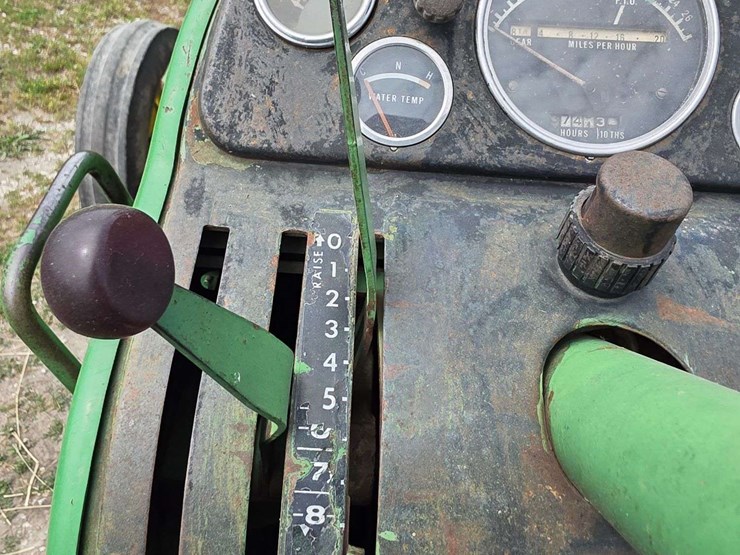 john-deere-3010-image-28