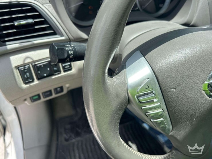 2013-nissan-sentra-sedan-image-11