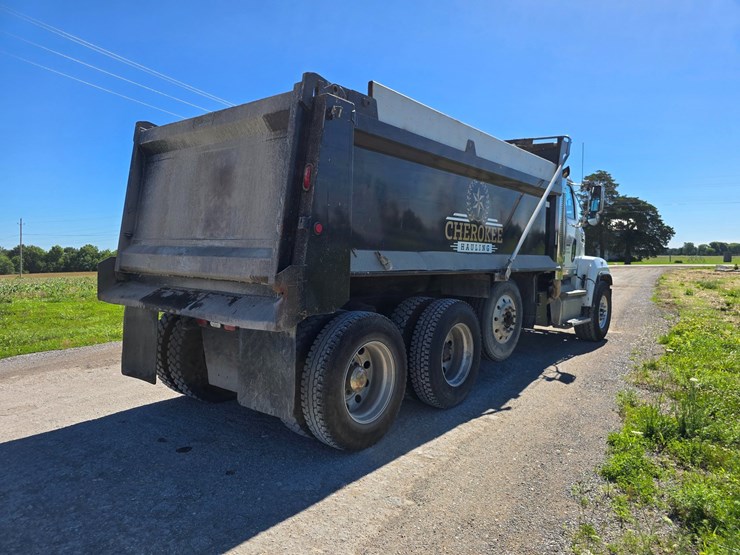 2018-western-star-4700-image-12