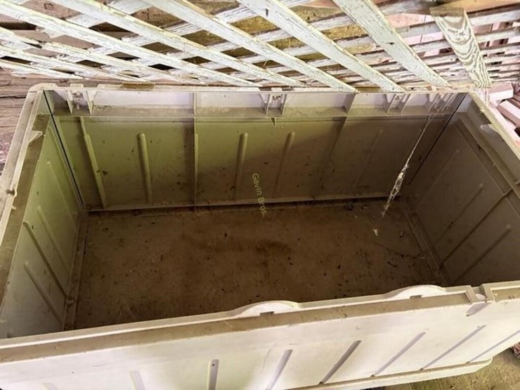 storage-container-for-raising-chicks-image-3